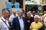 Der sächsische Staatsminister für Umwelt und Landwirtschaft Thomas Schmidt im Gespräch mit Akteuren und Gästen